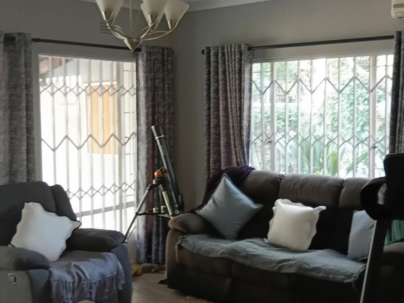 Duplex House in Bryanston, Sandton(Family and Pet Friendly) - Photo 5