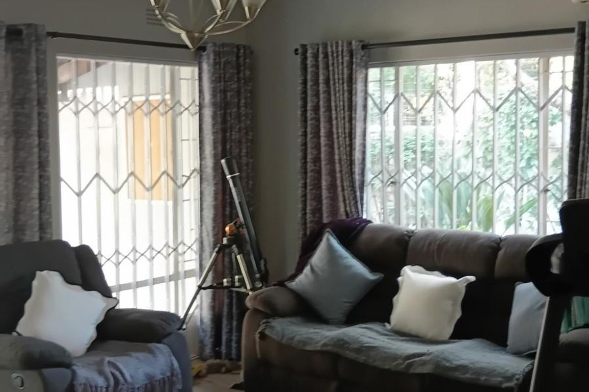 Duplex House in Bryanston, Sandton(Family and Pet Friendly) - Photo 5