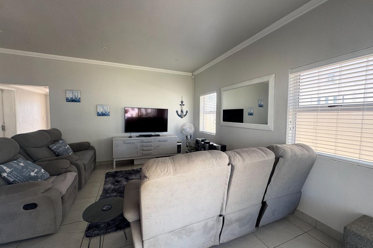 Ideal Retirment home in Villa Diamante- Langebaan - Photo 3