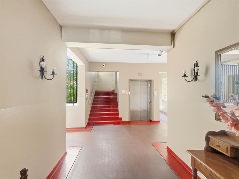 2 Bedroom Apartment To Rent in Essenwood, Durban, KwaZulu-Natal - Photo 4