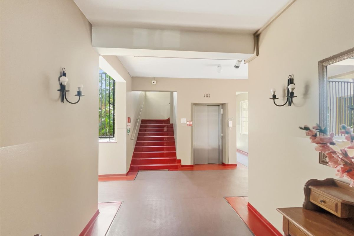 2 Bedroom Apartment To Rent in Essenwood, Durban, KwaZulu-Natal - Photo 4