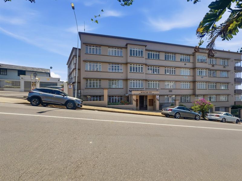 2 Bedroom Apartment To Rent in Morningside, Durban, KwaZulu-Natal - Photo 3