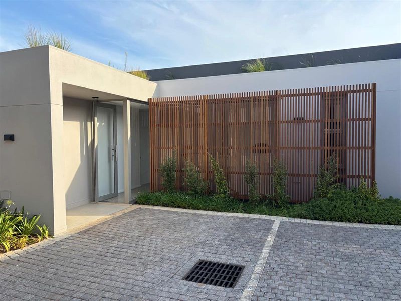 Stunning 4 bedroom For Sale in Zimbali Estate, Ballito, KwaZulu Natal - Photo 2