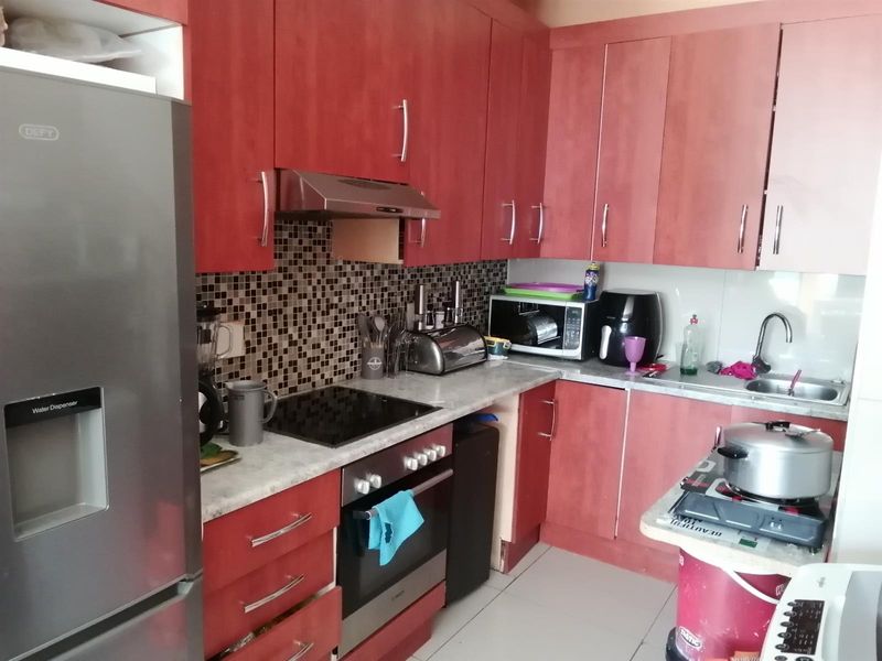 3 Bedroom 1Bathroom Ground Floor Apartment For Sale in Naturena, Johannesburg - Photo 4