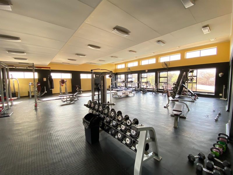 Stylish Apartment For Sale in Greenstone Hill, Edenvale - Photo 9