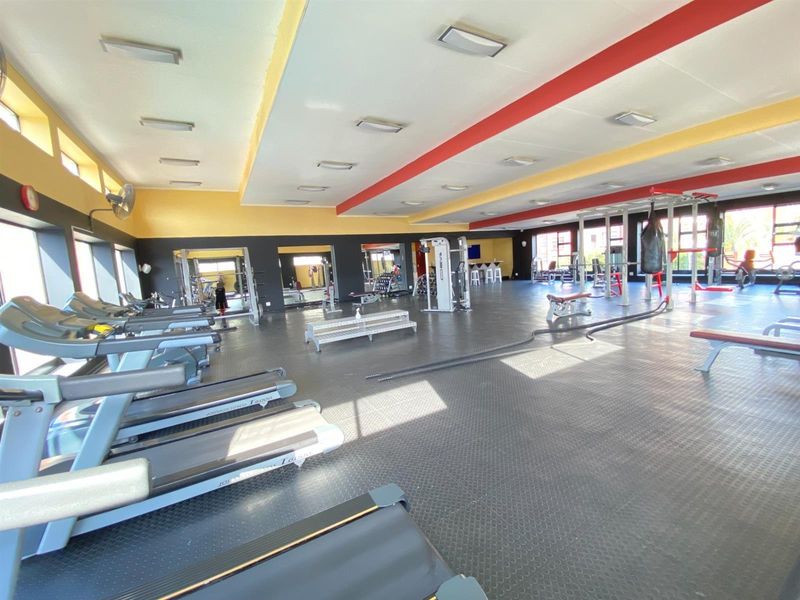 Stylish Apartment For Sale in Greenstone Hill, Edenvale - Photo 10