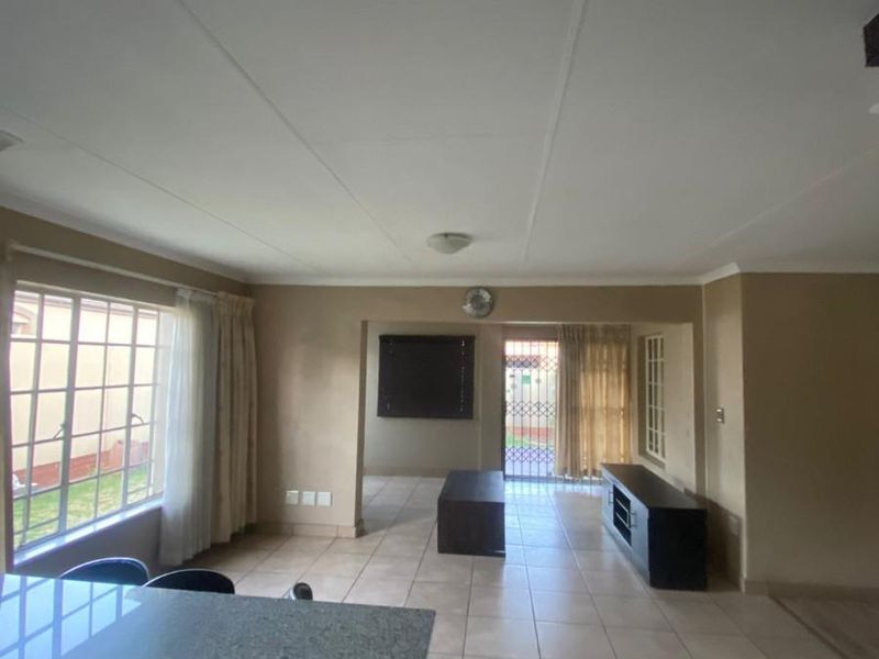 Amazing Modern Townhouse to Rent in Boksburg - Photo 6