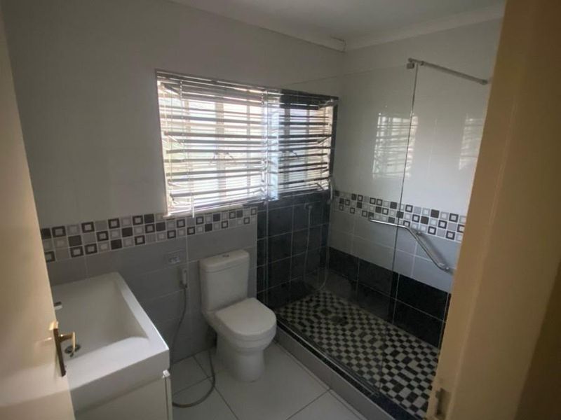 Amazing Modern Townhouse to Rent in Boksburg - Photo 9