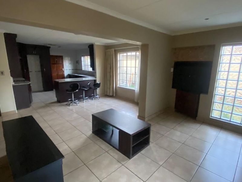 Amazing Modern Townhouse to Rent in Boksburg - Photo 7