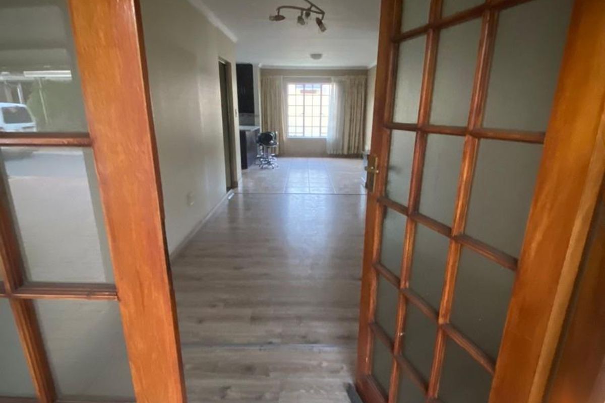 Amazing Modern Townhouse to Rent in Boksburg - Photo 3