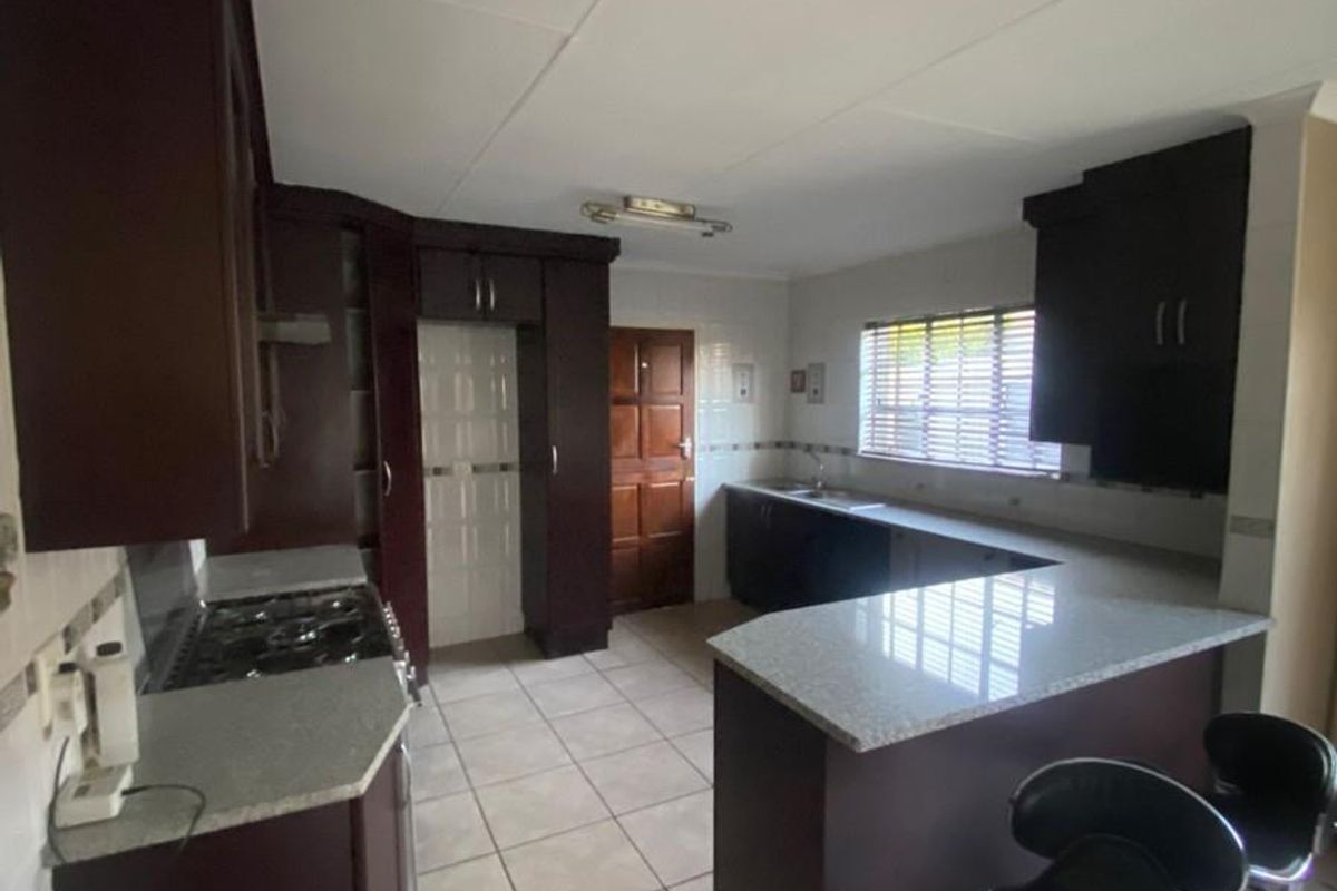 Amazing Modern Townhouse to Rent in Boksburg - Photo 5