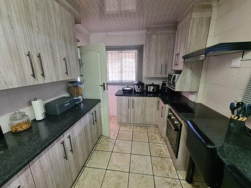 House For Sale in Homevale, Kimberley - Photo 4