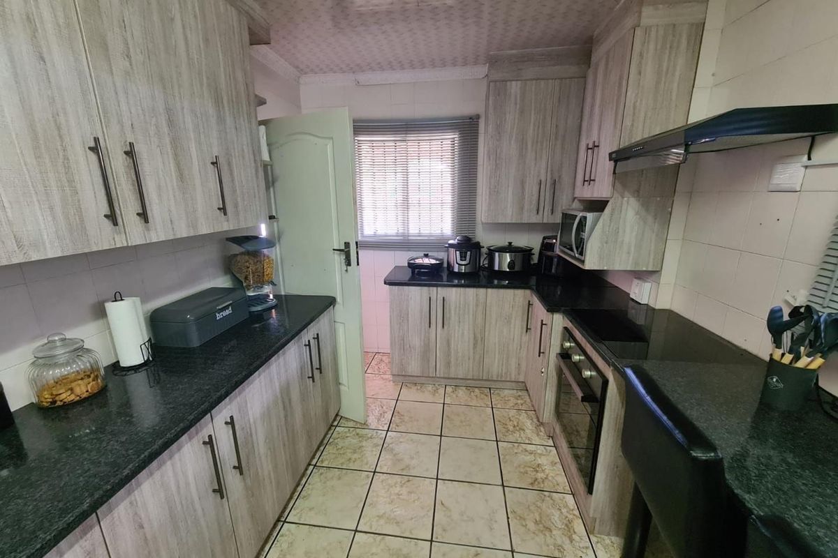 House For Sale in Homevale, Kimberley - Photo 4