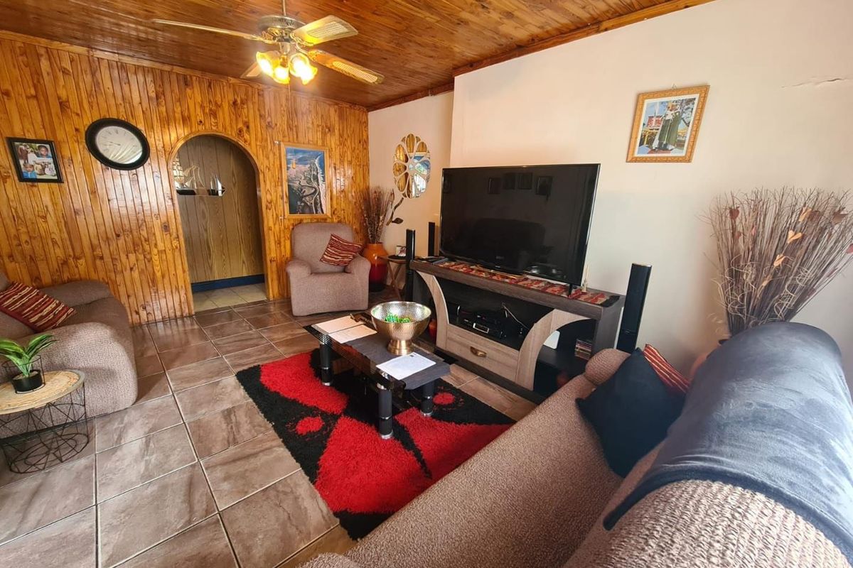 House For Sale in Homevale, Kimberley - Photo 2