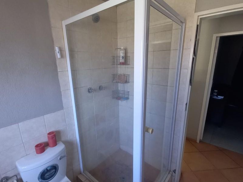 Beautiful Townhouse for sale in Boksburg - Photo 5