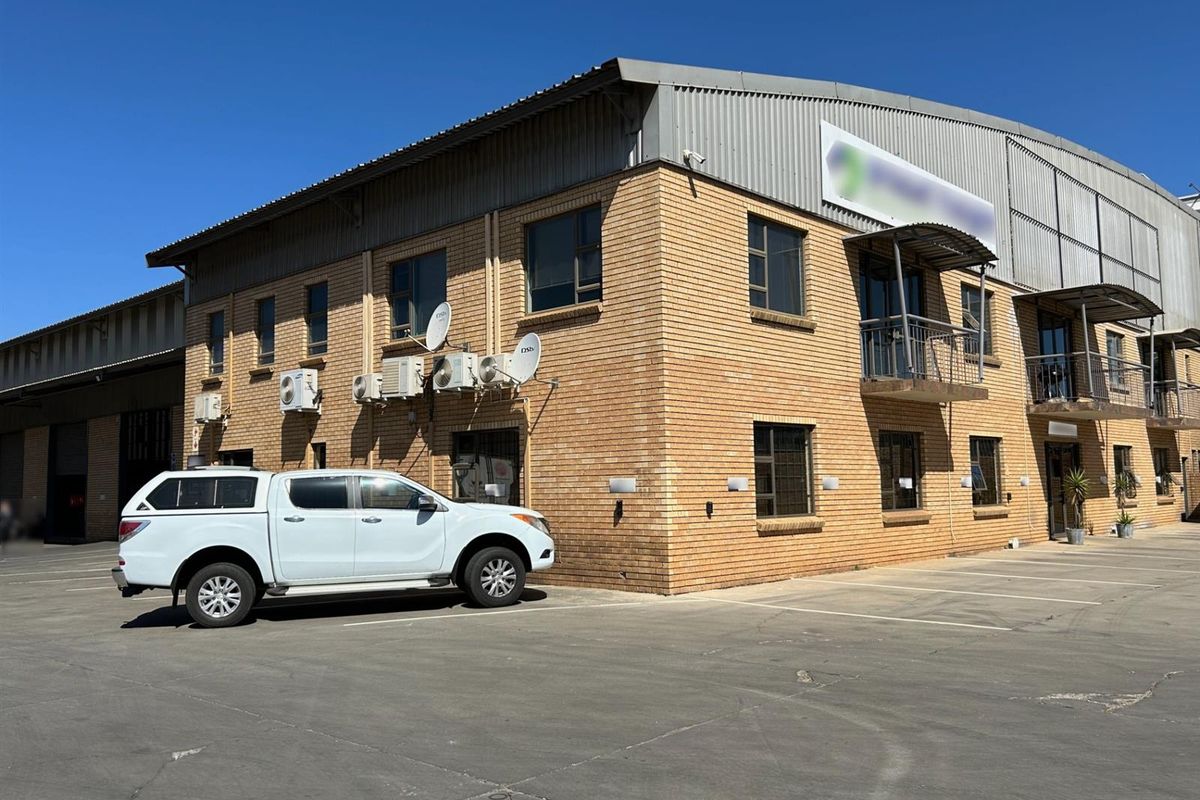 High Exposure 2,500 sqm Warehouse Available in Pomona, Logistics and Light Manufacturing - Photo 2