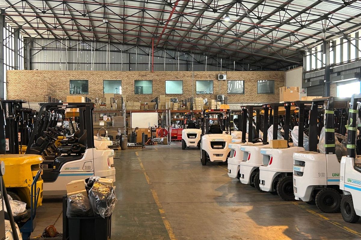 High Exposure 2,500 sqm Warehouse Available in Pomona, Logistics and Light Manufacturing - Photo 3