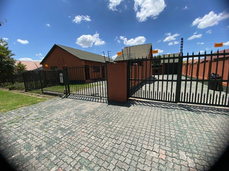 Live Smart. Earn Smarter. Dual-Income Gem in Evander! - Photo 10