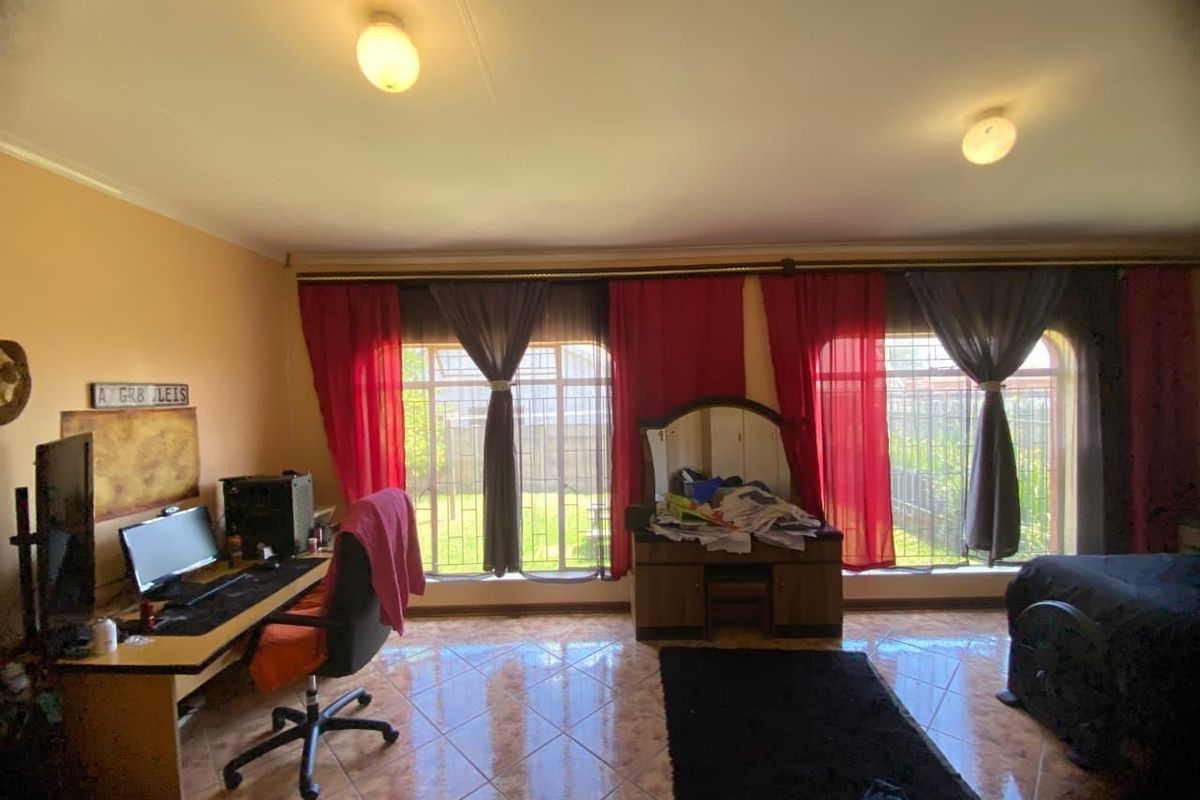 Live Smart. Earn Smarter. Dual-Income Gem in Evander! - Photo 5