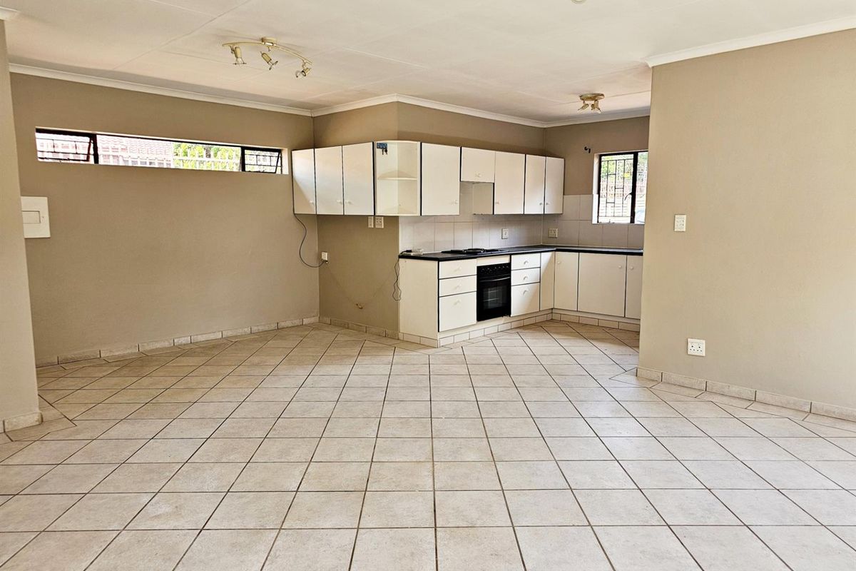 Not your ordinary two-bedroom townhouse, this Clubview duet is no cookie-cutter home. - Photo 2