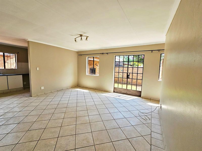 Not your ordinary two-bedroom townhouse, this Clubview duet is no cookie-cutter home. - Photo 9