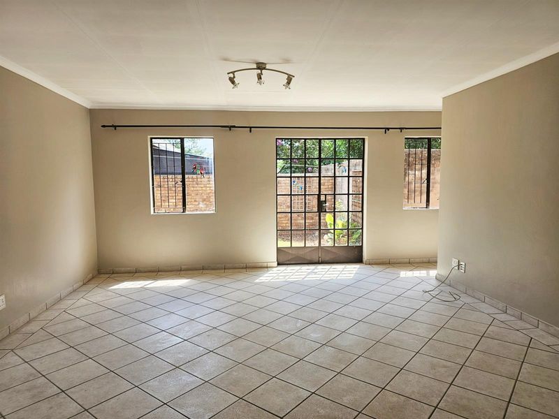 Not your ordinary two-bedroom townhouse, this Clubview duet is no cookie-cutter home. - Photo 5