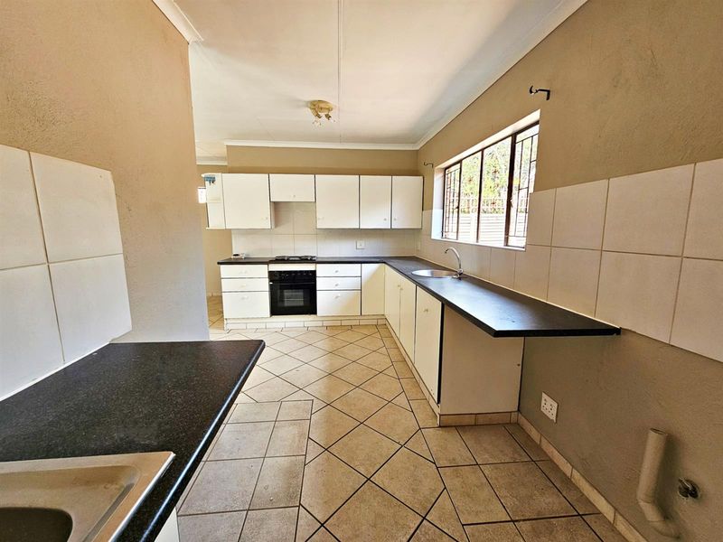 Not your ordinary two-bedroom townhouse, this Clubview duet is no cookie-cutter home. - Photo 3