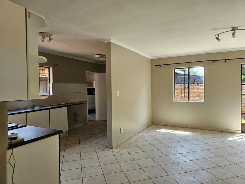 Not your ordinary two-bedroom townhouse, this Clubview duet is no cookie-cutter home. - Photo 10