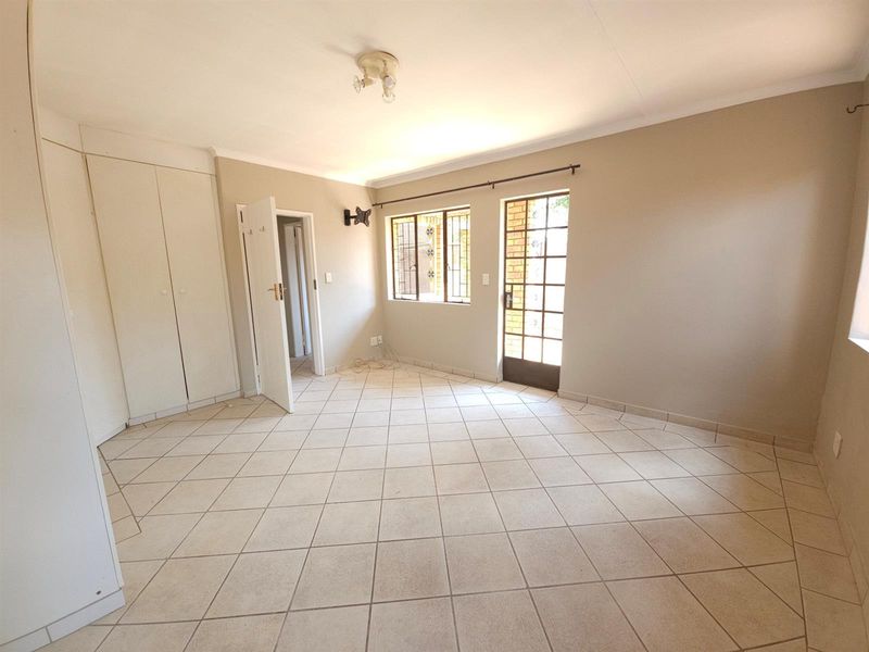 Not your ordinary two-bedroom townhouse, this Clubview duet is no cookie-cutter home. - Photo 4