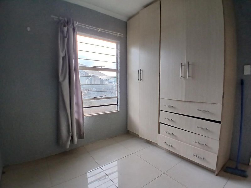 Move-In Ready 2-Bedroom Home - Photo 5