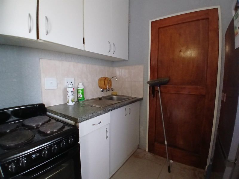 Move-In Ready 2-Bedroom Home - Photo 4