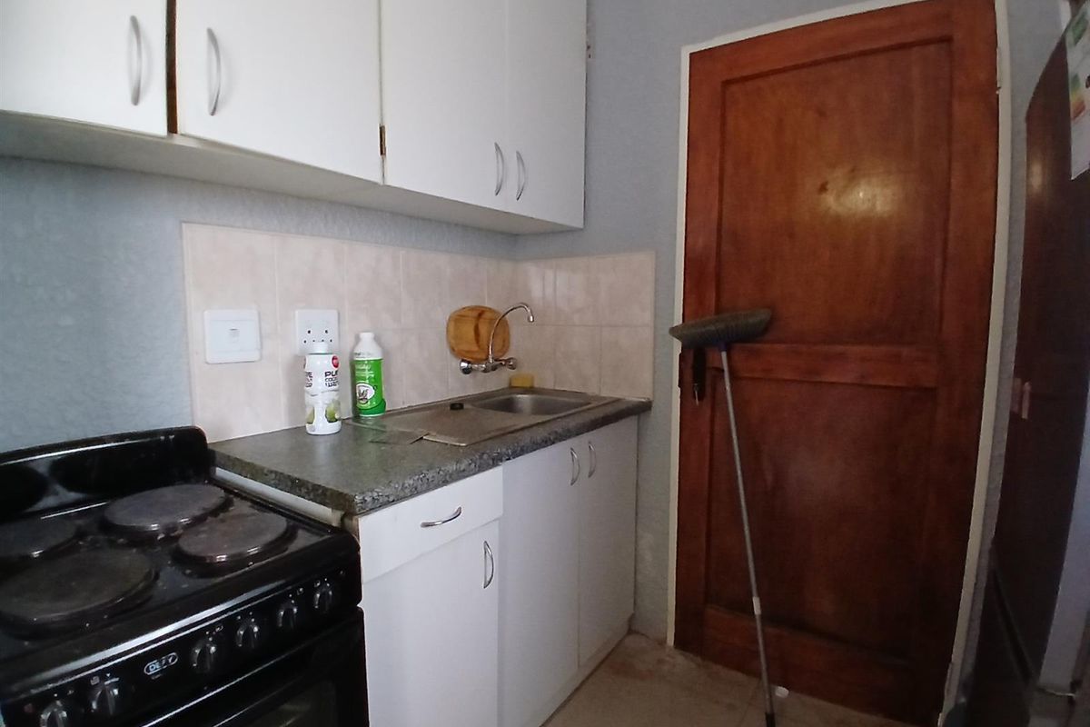 Move-In Ready 2-Bedroom Home - Photo 4