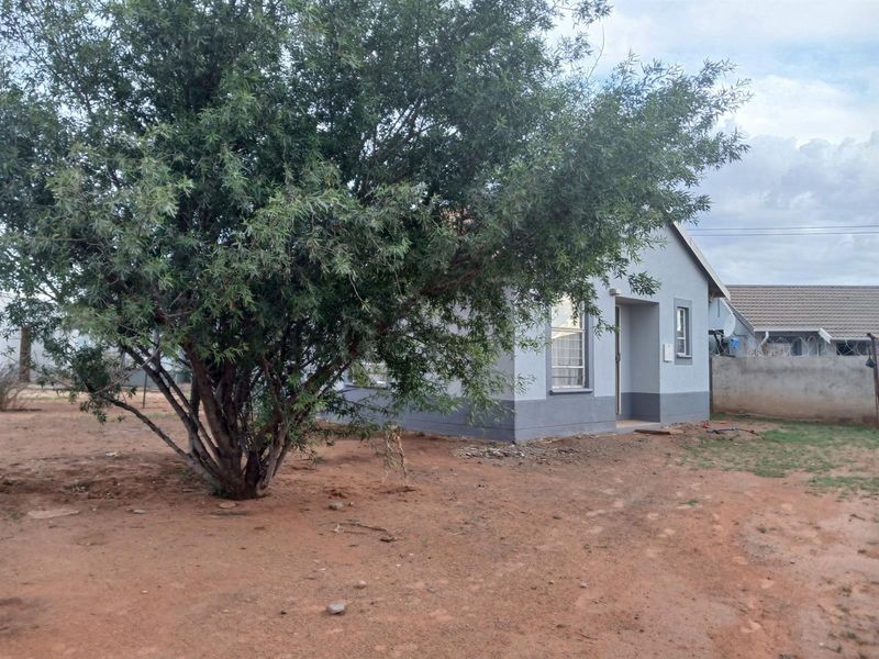 Move-In Ready 2-Bedroom Home - Photo 9