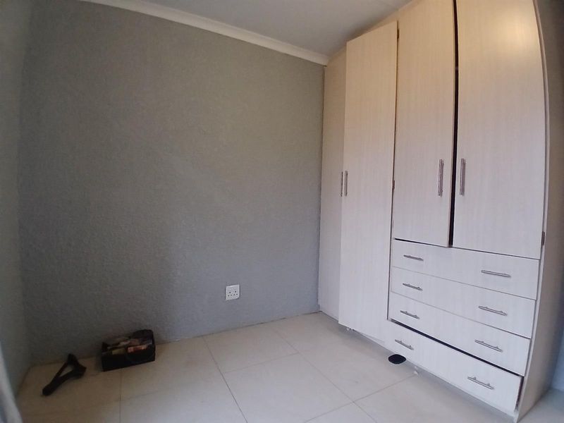 Move-In Ready 2-Bedroom Home - Photo 6