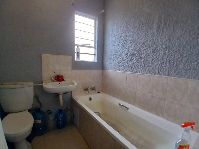 Move-In Ready 2-Bedroom Home - Photo 7