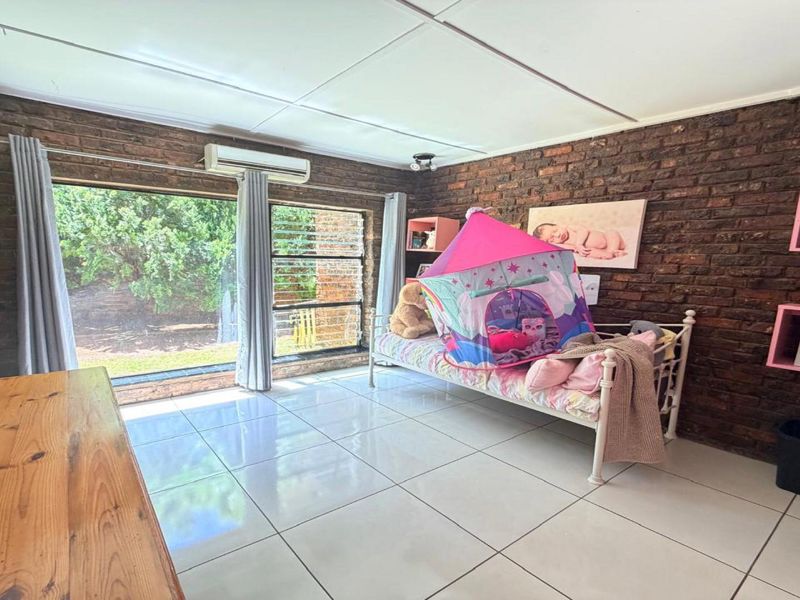 House For Sale in Royldene, Kimberley - Photo 10