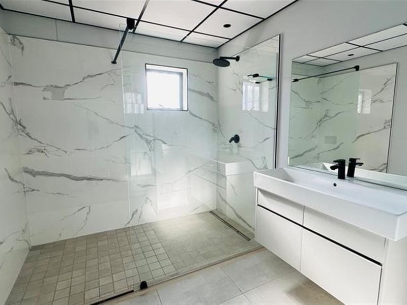 Penthouse To Rent in Umhlanga, KwaZulu Natal - Photo 8