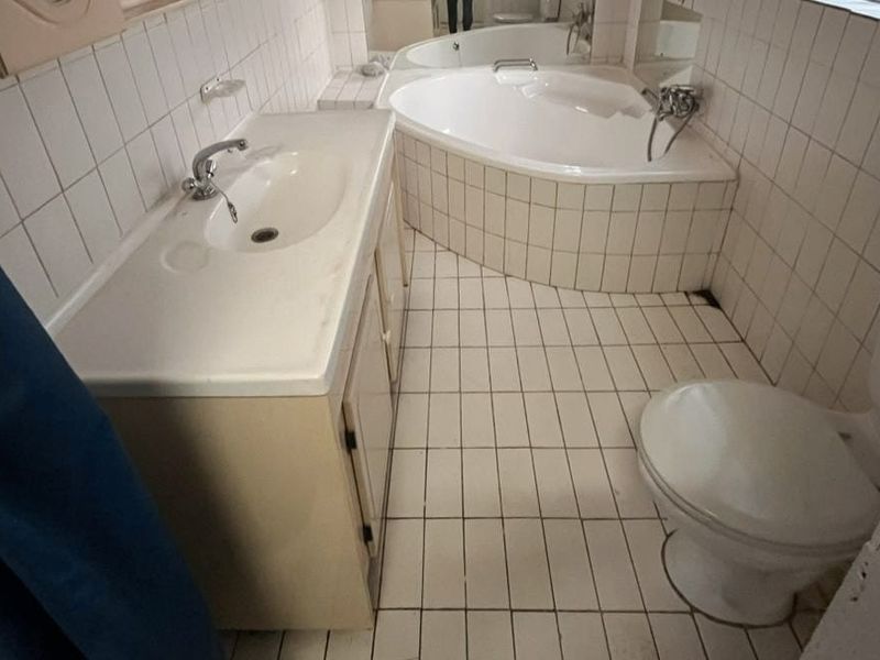 Four bedroom house to rent in Geelhoutpark, Rustenburg - Photo 8