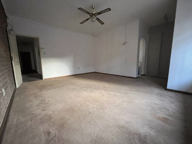 Four bedroom house to rent in Geelhoutpark, Rustenburg - Photo 7