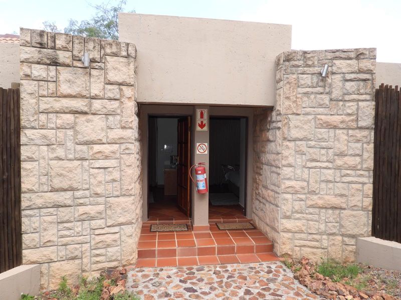 A Luxury Estate Retreat Where Every Visit Feels Like a Getaway - Photo 8