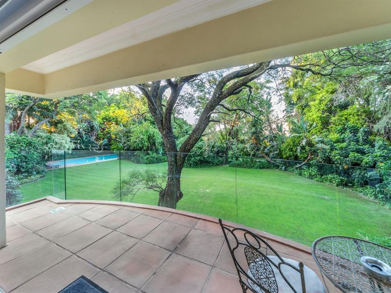 Elegant Riverclub Estate with Resort-Style Living - Photo 8