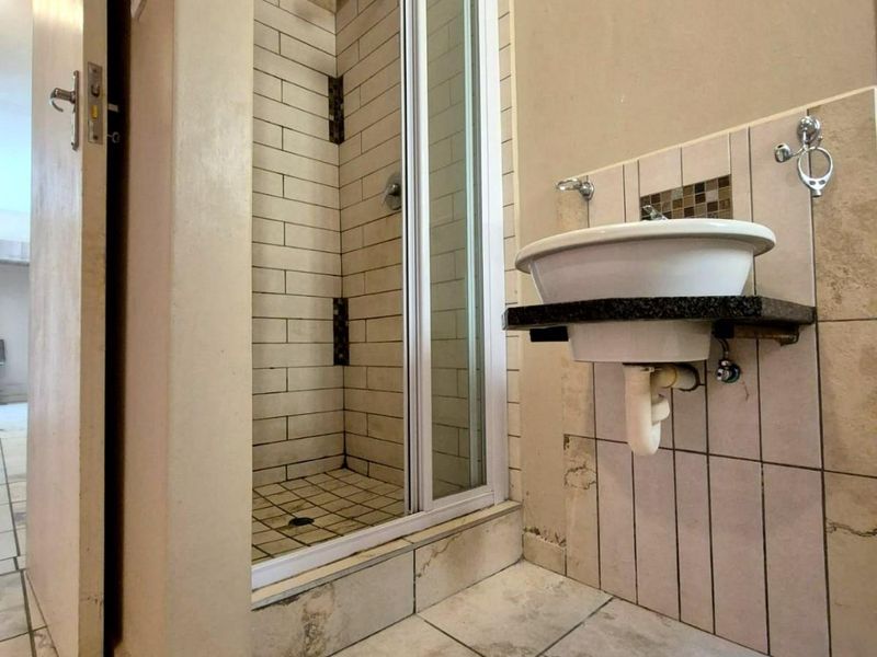 Three Bedroom aparmentment to rent in Waterbuck Estate, in Waterkloof East - Photo 10