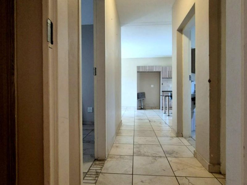 Three Bedroom aparmentment to rent in Waterbuck Estate, in Waterkloof East - Photo 7