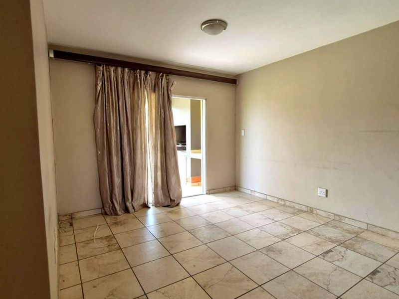 Three Bedroom aparmentment to rent in Waterbuck Estate, in Waterkloof East - Photo 6