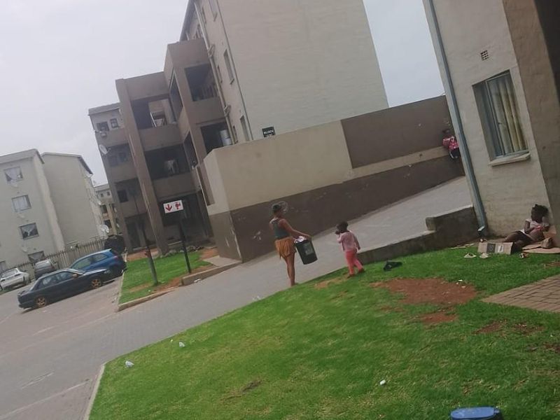 Two Bedroom Apartment For Sale in Fleurhof, Roodepoort - Photo 2