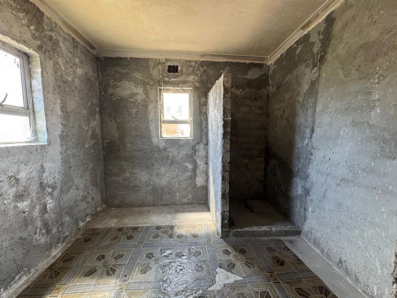 Family Home Offering Great Potential - Photo 10