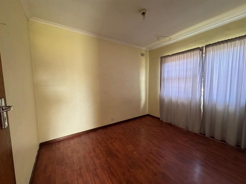 Family Home Offering Great Potential - Photo 8