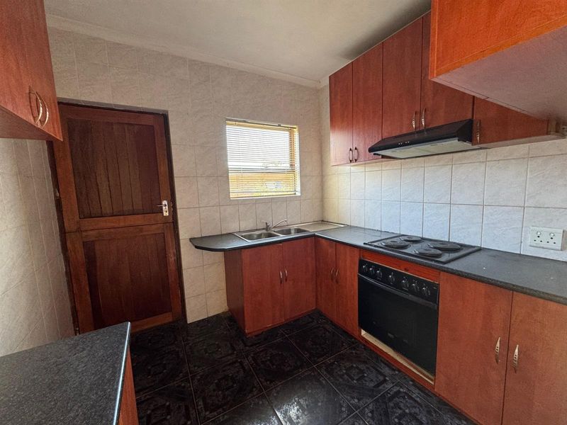 Family Home Offering Great Potential - Photo 5