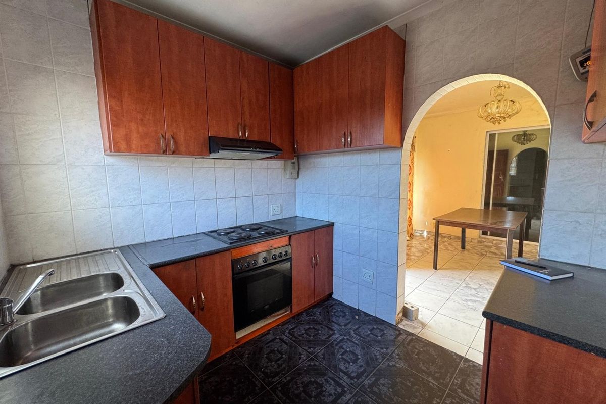 Family Home Offering Great Potential - Photo 4