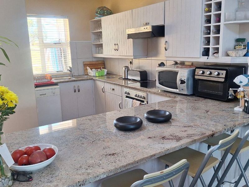 Luxury 4 bedroom Lodge with Golfing Green View - Photo 5